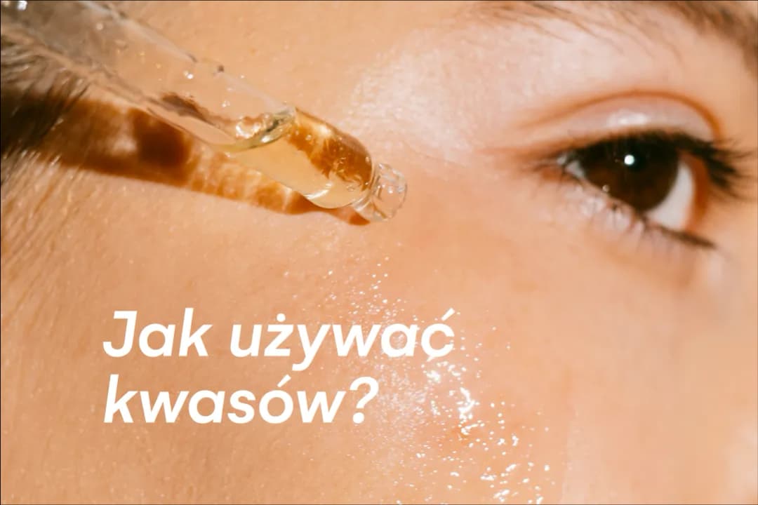 Jak bezpiecznie używać The Ordinary krwawego peelingu AHA BHA?